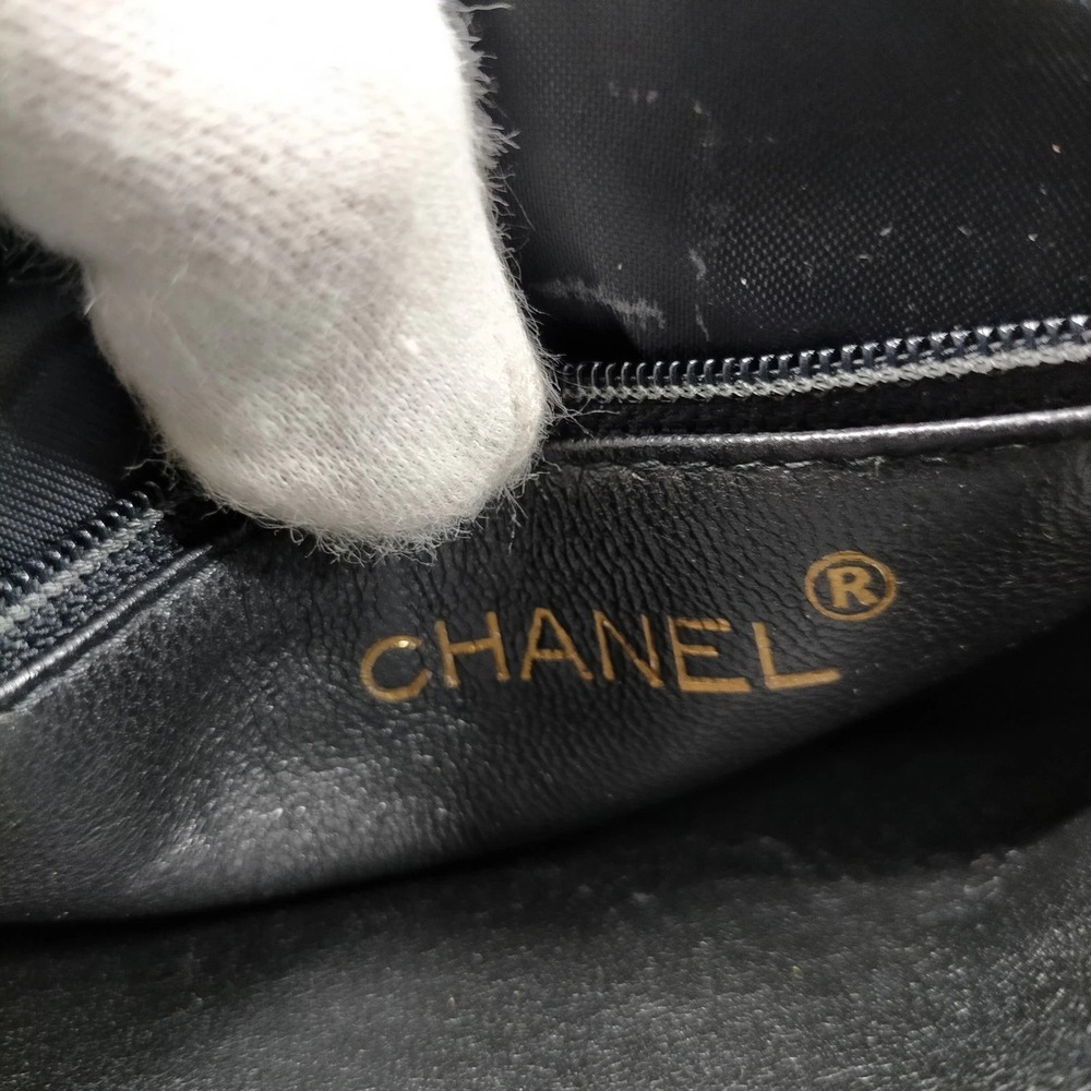 Chanel Vintage Quilted Patent Leather Shoulder Bag - Picture 12 of 14